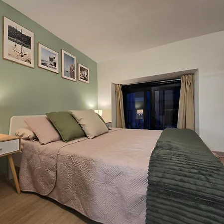San Celedonio Rh51 * Santander